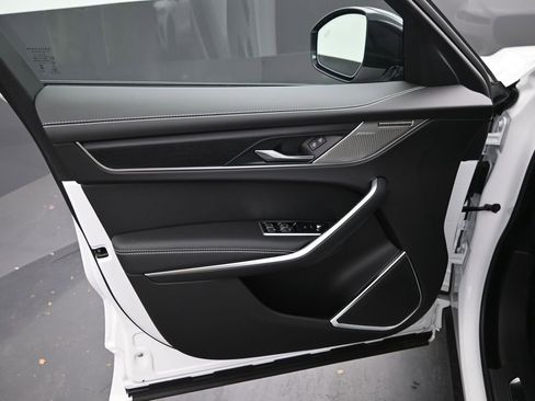 New 2026 Jaguar F-PACE R-Dynamic S image 18