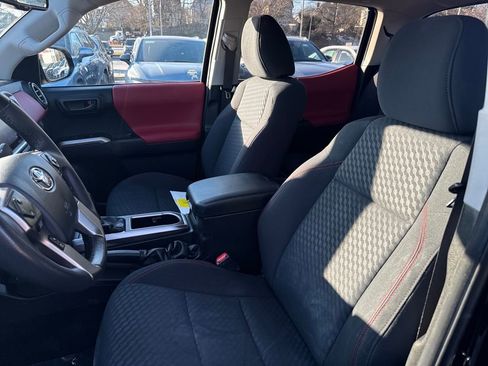 Used 2023 Toyota Tacoma 4x4 Double Cab image 15