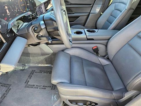 Used 2023 Porsche Taycan image 16