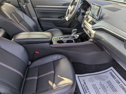 Used 2025 Nissan Altima 2.5 SR image 29
