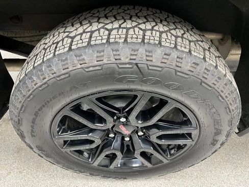 Used 2024 GMC Sierra 1500 Elevation w/ Elevation Premium Package image 15