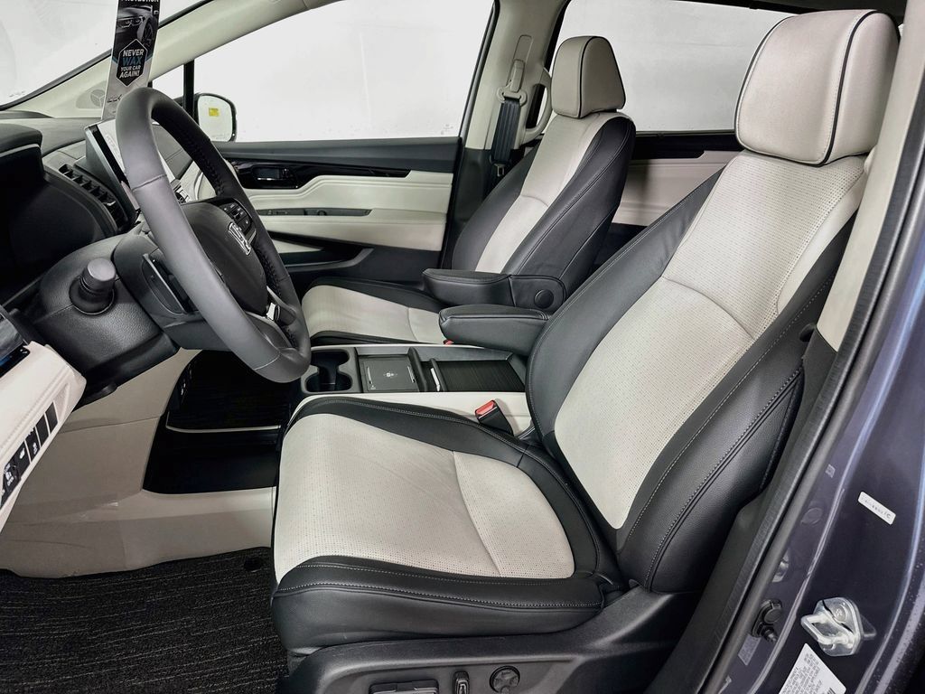Used 2026 Honda Odyssey Elite image 8