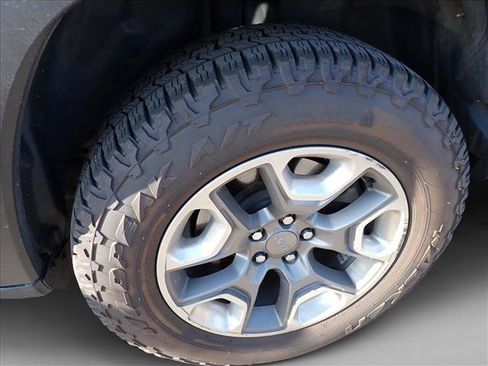 Used 2019 Jeep Cherokee Trailhawk w/ Cold Weather Group AWD/4WD image 10