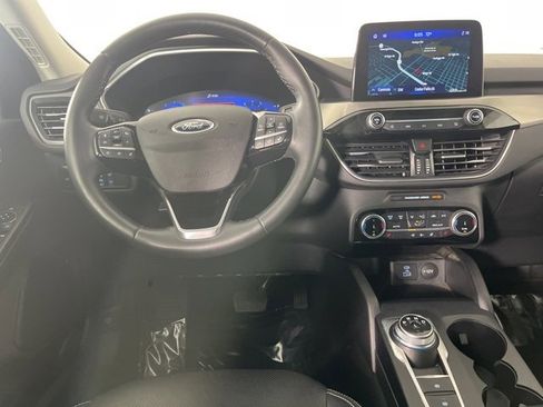 Used 2022 Ford Escape Titanium image 7