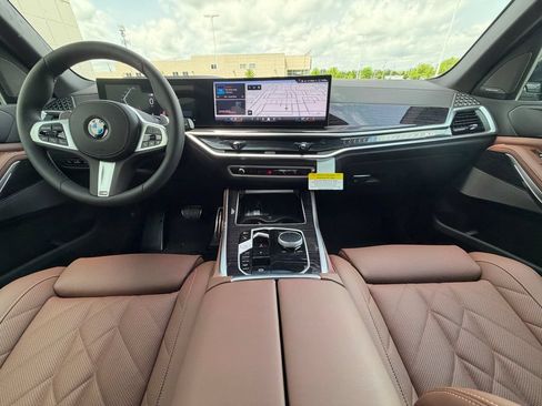 New 2026 BMW X5 xDrive40i w/ M Sport Package AWD/4WD image 18