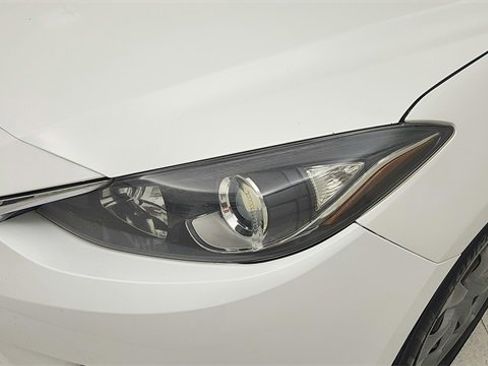 Used 2015 MAZDA MAZDA3 i Sport image 10