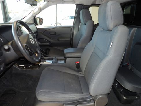 Used 2022 Nissan Frontier S image 20