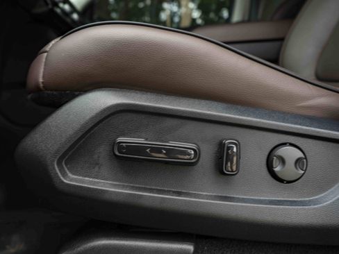 Used 2025 Honda Pilot Elite image 42