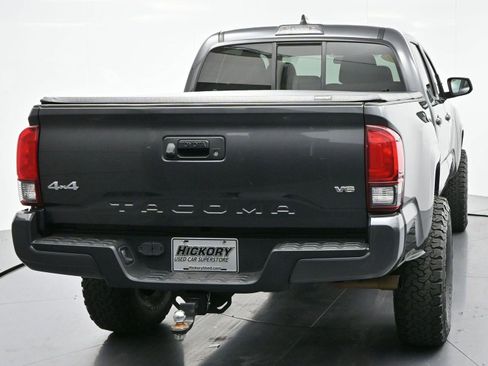 Used 2020 Toyota Tacoma TRD Sport image 6