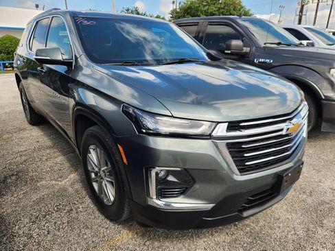 Used 2023 Chevrolet Traverse LT FWD image 1