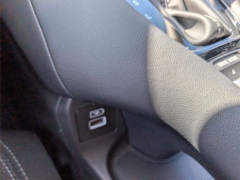 Used 2023 Honda HR-V LX image 24