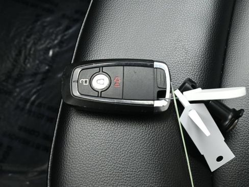 Used 2024 Ford Edge SEL AWD/4WD image 32