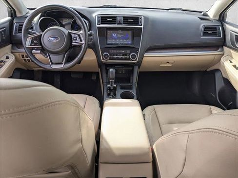 Used 2018 Subaru Outback 2.5i Limited image 18