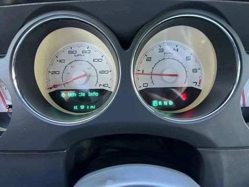Used 2012 Dodge Challenger SXT image 15