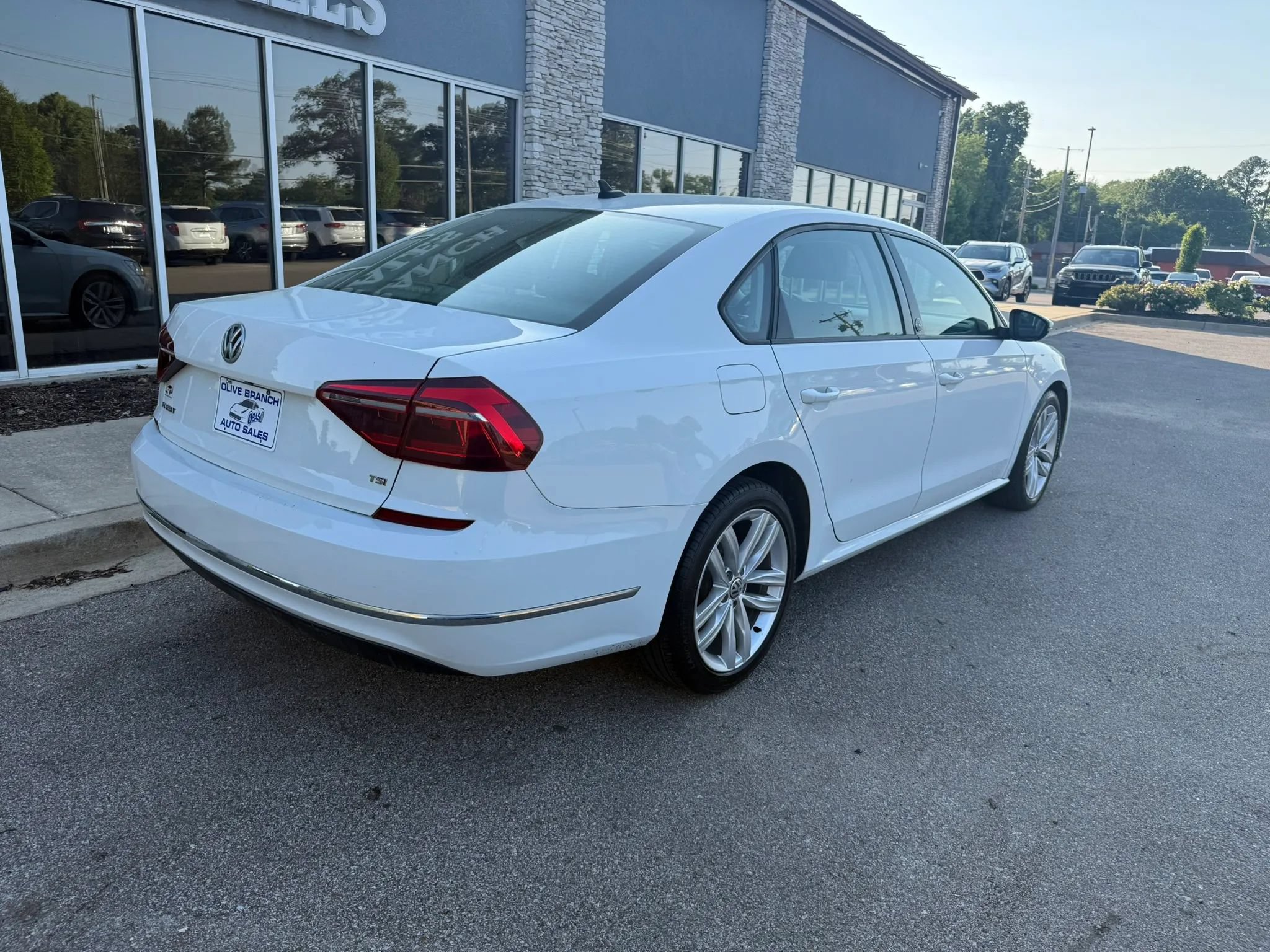Used 2019 Volkswagen Passat 2.0T Wolfsburg FWD image 7