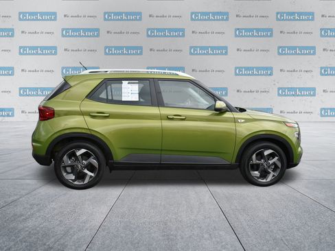 Used 2024 Hyundai Venue SEL image 4