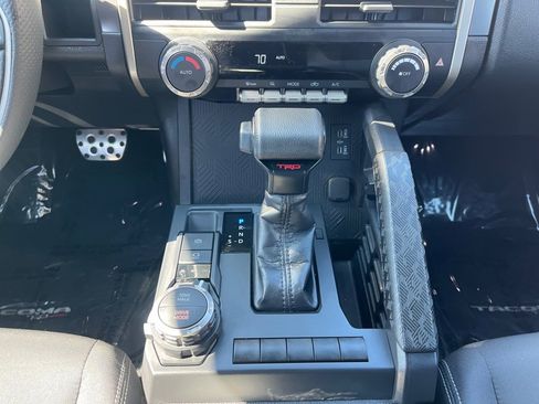 Certified 2025 Toyota Tacoma TRD Sport image 19