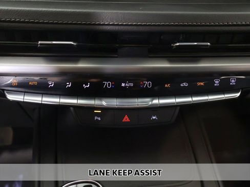 Used 2024 Cadillac XT4 Premium Luxury AWD/4WD image 3