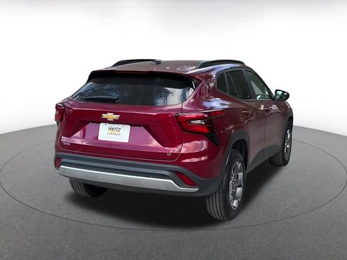 Used 2025 Chevrolet Trax LT image 14