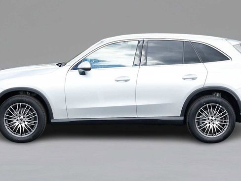 Used 2026 Mercedes-Benz GLC 300 4MATIC image 9