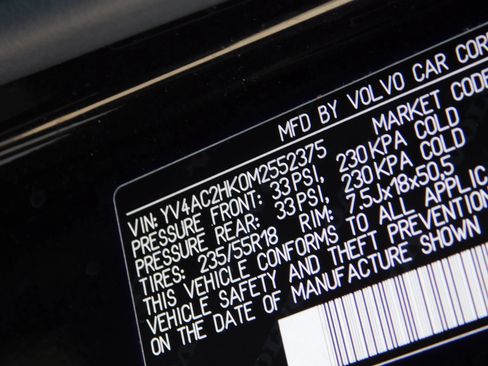 Used 2021 Volvo XC40 T4 Momentum FWD image 30