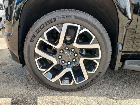Used 2024 Chevrolet Silverado EV RST AWD/4WD image 33