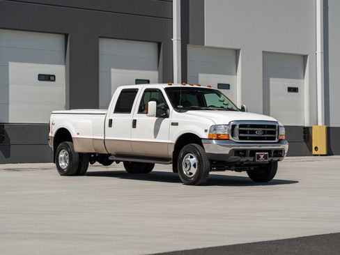Used 1999 Ford F350 4x4 Crew Cab DRW Super Duty image 4