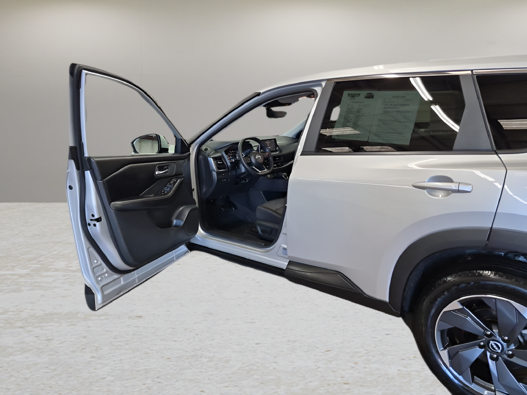 Used 2024 Nissan Rogue SV AWD/4WD image 7