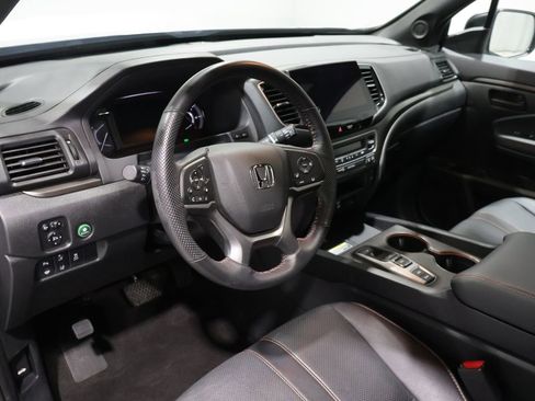 Used 2024 Honda Passport TrailSport image 16