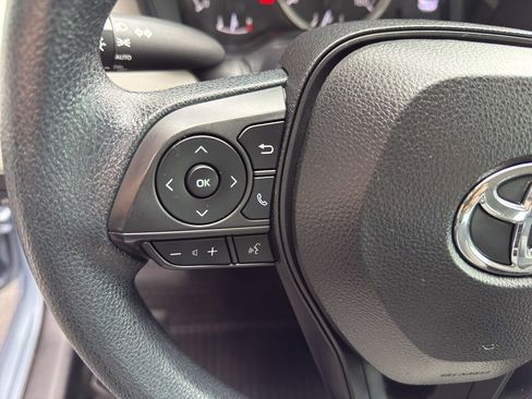 Used 2021 Toyota Corolla LE image 17