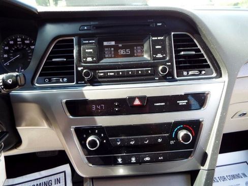 Used 2017 Hyundai Sonata SE image 21
