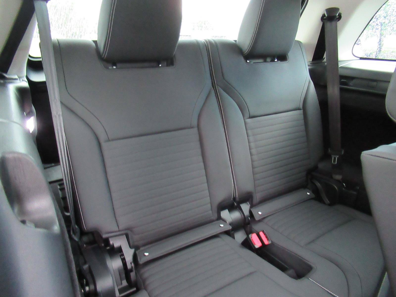 Used 2024 Land Rover Discovery S AWD/4WD image 35