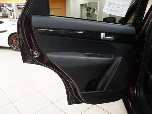 Used 2014 Kia Sorento LX image 20