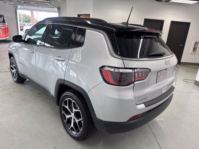 Used 2024 Jeep Compass Limited AWD/4WD image 8