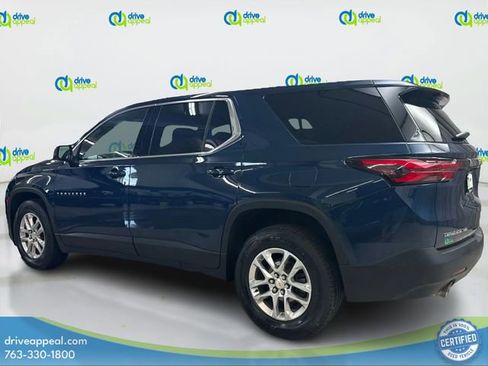 Used 2022 Chevrolet Traverse LS image 7