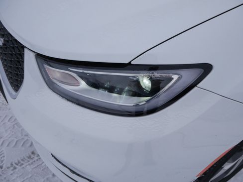 Used 2022 Chrysler Pacifica Pinnacle image 16