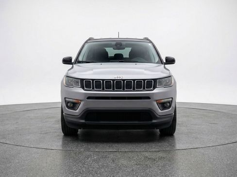 Used 2025 Jeep Compass Limited image 2