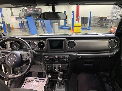 Used 2021 Jeep Wrangler Willys image 15