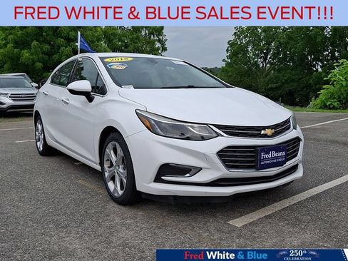 Used 2018 Chevrolet Cruze Premier FWD image 2