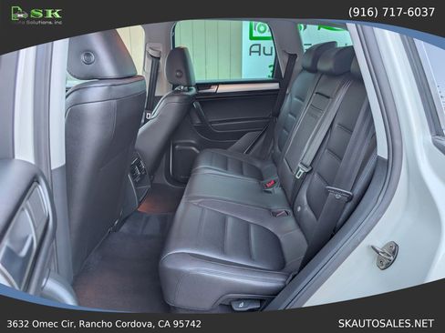Used 2011 Volkswagen Touareg VR6 AWD/4WD image 26