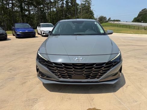 Used 2022 Hyundai Elantra Limited FWD image 8