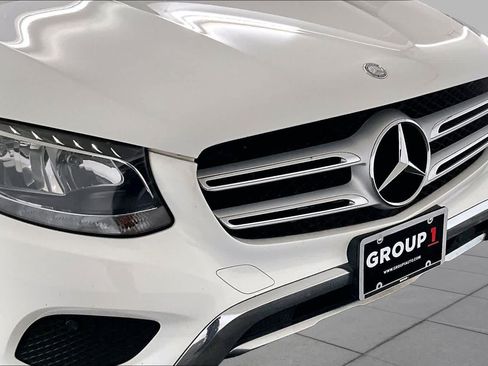 Used 2017 Mercedes-Benz GLC 300 4MATIC image 32