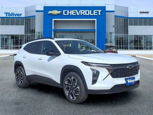 New 2026 Chevrolet Trax RS image 2