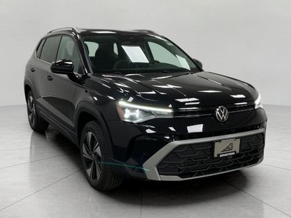 New 2025 Volkswagen Taos SE