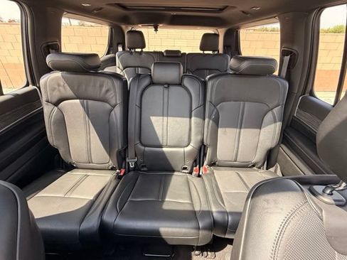 Used 2022 Jeep Wagoneer Series II w/ Premium Group I AWD/4WD image 19