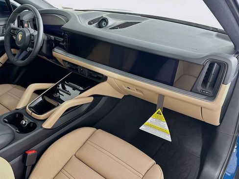 New 2026 Porsche Cayenne Coupe image 31