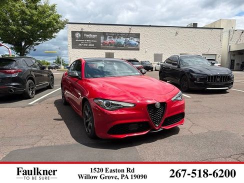 Used 2023 Alfa Romeo Giulia Estrema AWD/4WD image 1
