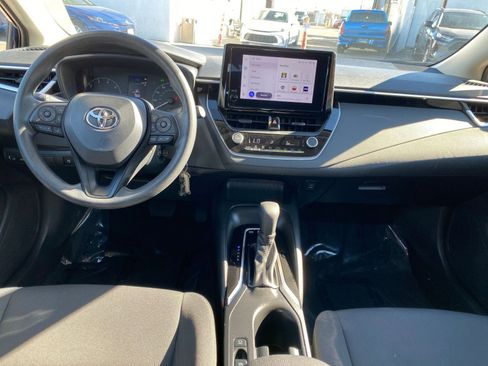 Used 2025 Toyota Corolla LE image 33