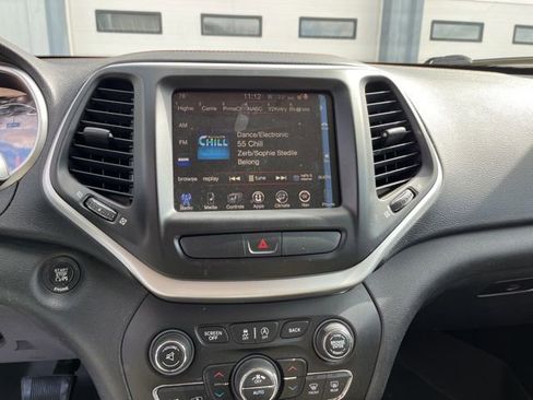 Used 2016 Jeep Cherokee Limited w/ Luxury Group image 15