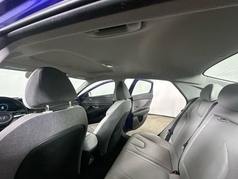 Used 2024 Hyundai Elantra Limited FWD image 15